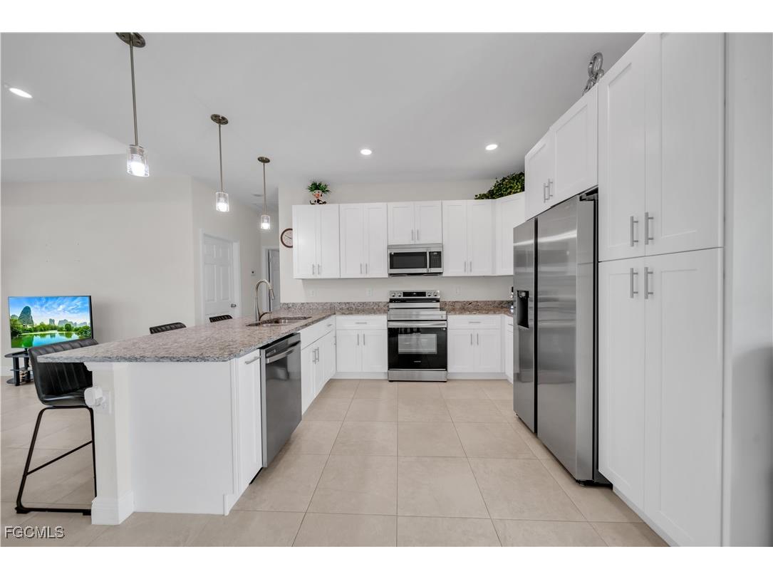 2520 Diplomat Parkway W Cape Coral FL 33993 2025003219 image10