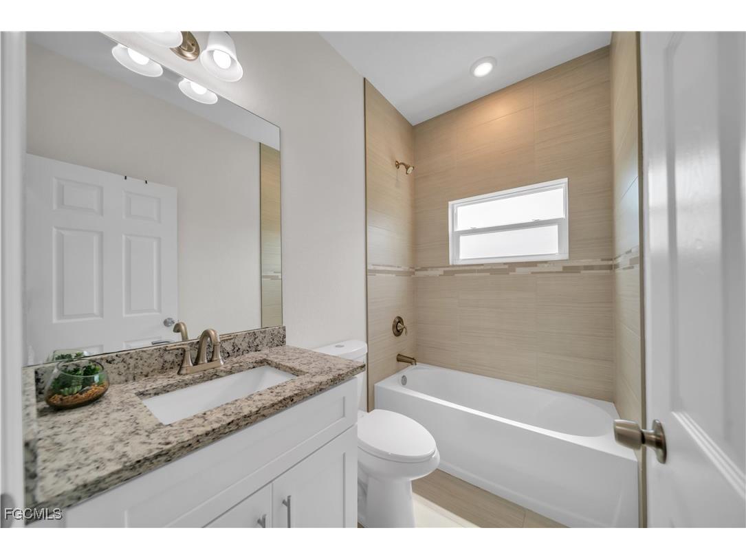 2520 Diplomat Parkway W Cape Coral FL 33993 2025003219 image23