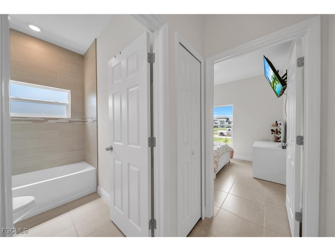 2520 Diplomat Parkway W Cape Coral FL 33993 2025003219 image24