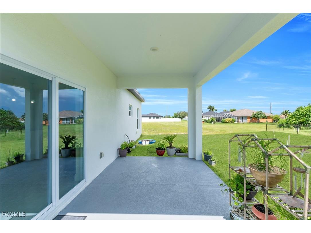 2520 Diplomat Parkway W Cape Coral FL 33993 2025003219 image30