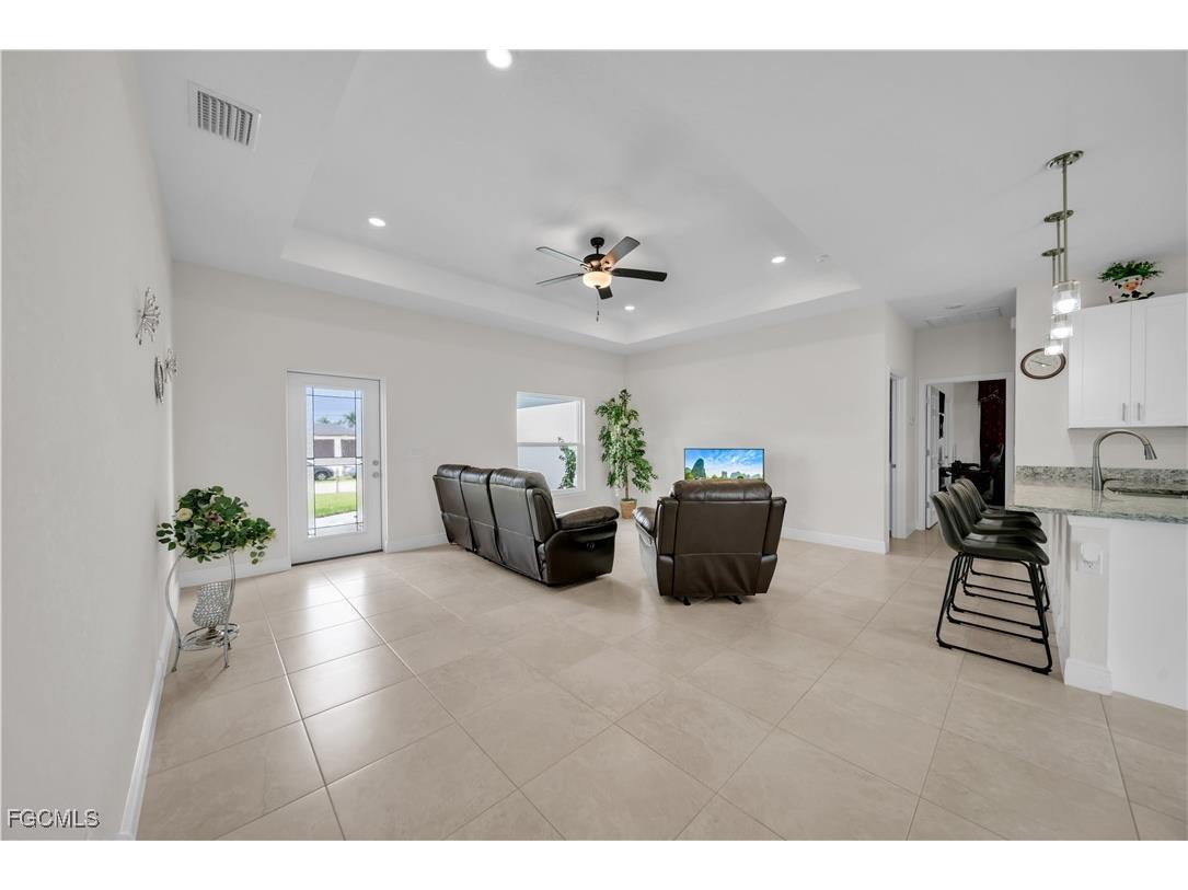 2520 Diplomat Parkway W Cape Coral FL 33993 2025003219 image8