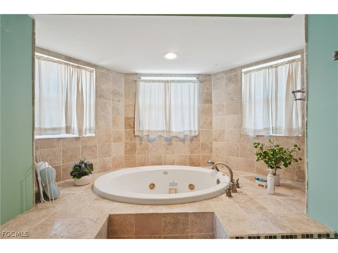 2520 SE 20th Place Cape Coral FL 33904 2026013863 image25