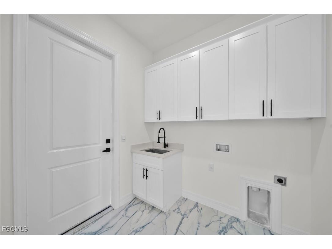 2521 Diplomat Parkway W Cape Coral FL 33993 2025022914 image11