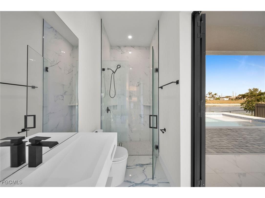 2521 Diplomat Parkway W Cape Coral FL 33993 2025022914 image12