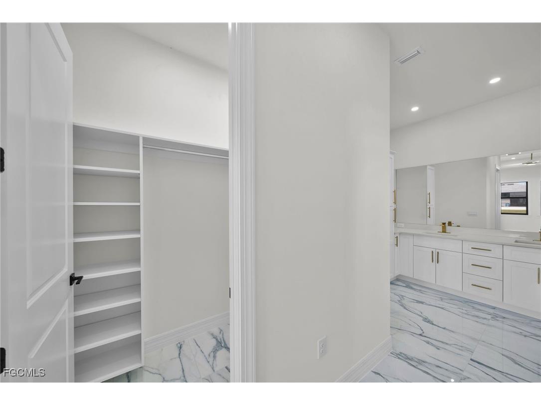 2521 Diplomat Parkway W Cape Coral FL 33993 2025022914 image16