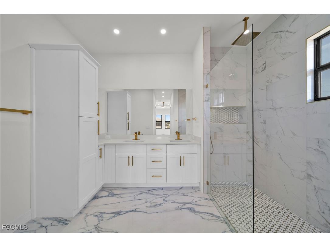 2521 Diplomat Parkway W Cape Coral FL 33993 2025022914 image18