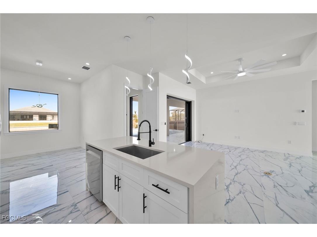 2521 Diplomat Parkway W Cape Coral FL 33993 2025022914 image7