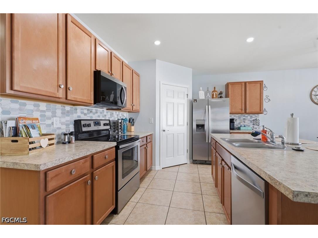 2521 SW 11th Place Cape Coral FL 33914 2026017401 image9