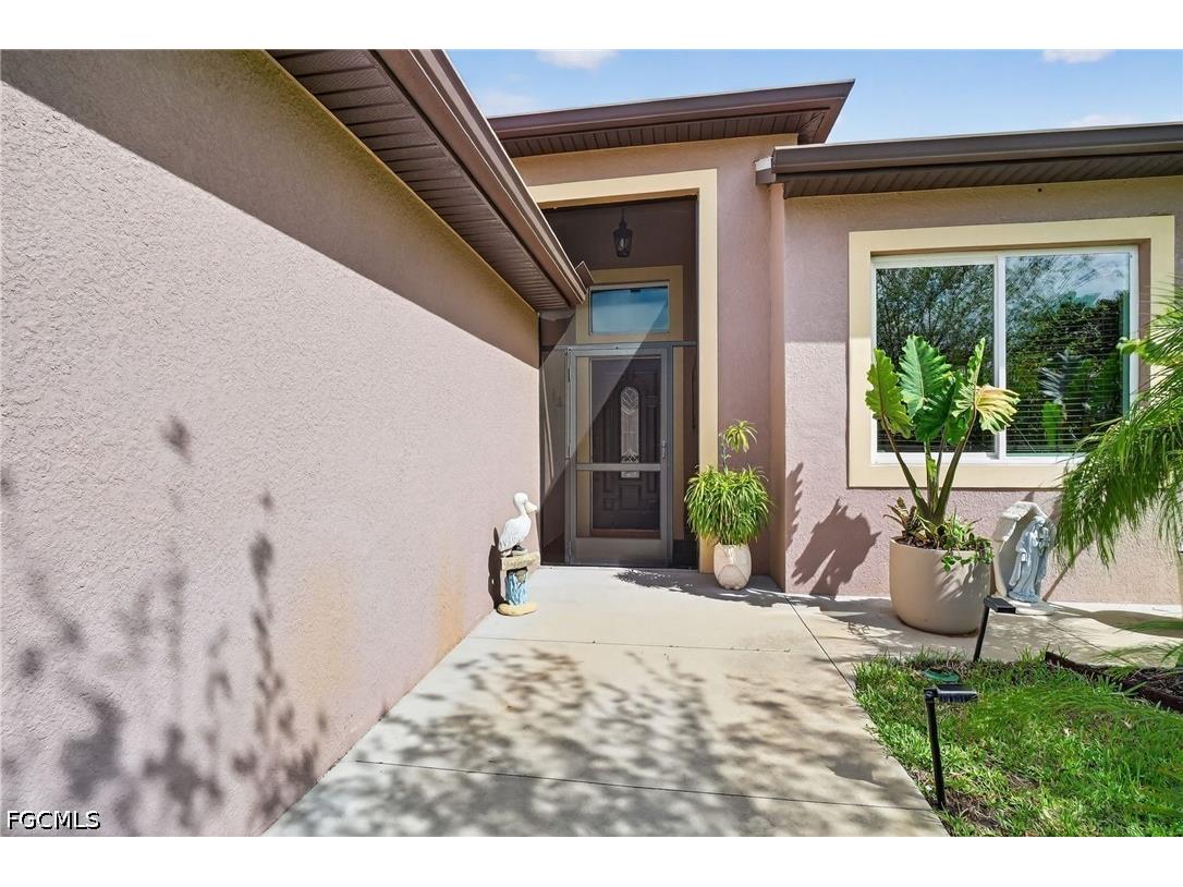 2522 Dora Court Lehigh Acres FL 33971 2026015109 image3