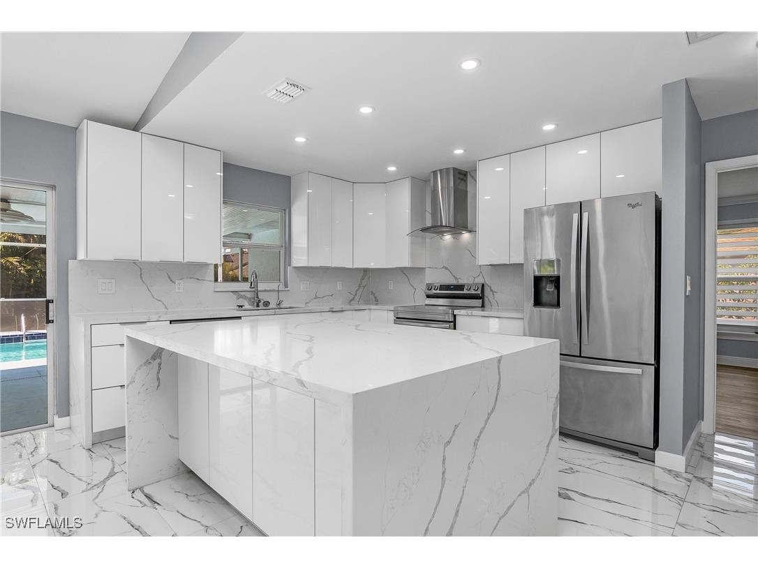 2524 Dora Court Lehigh Acres FL 33971 225079871 image3