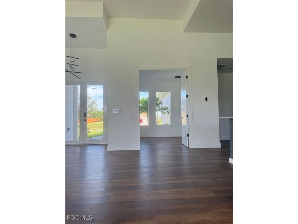 2524 NW 6th Terrace Cape Coral FL 33993 2025012573 image9