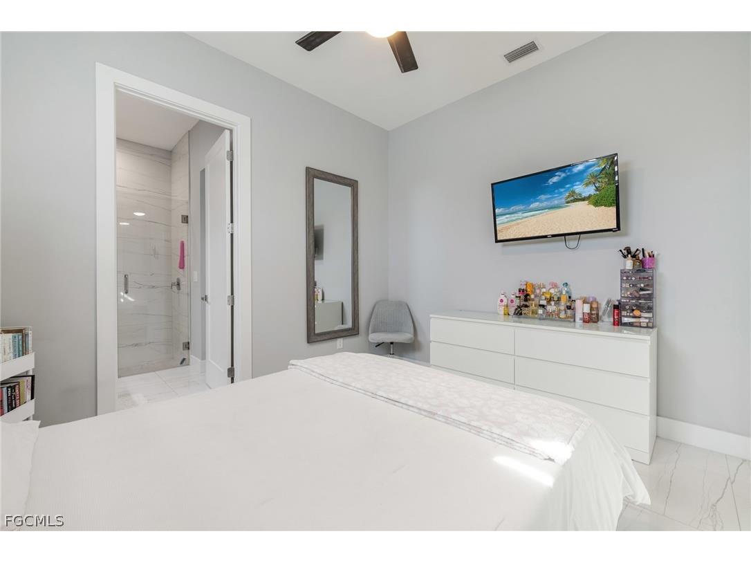 2524 SW 25th Street Cape Coral FL 33914 2026003415 image35