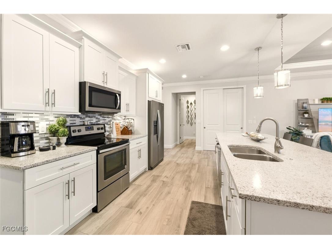 2525 Gleason Parkway Cape Coral FL 33914 2026000434 image11