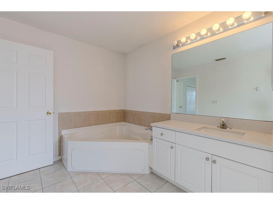 2526 NE 2nd Place Cape Coral FL 33909 225076029 image20