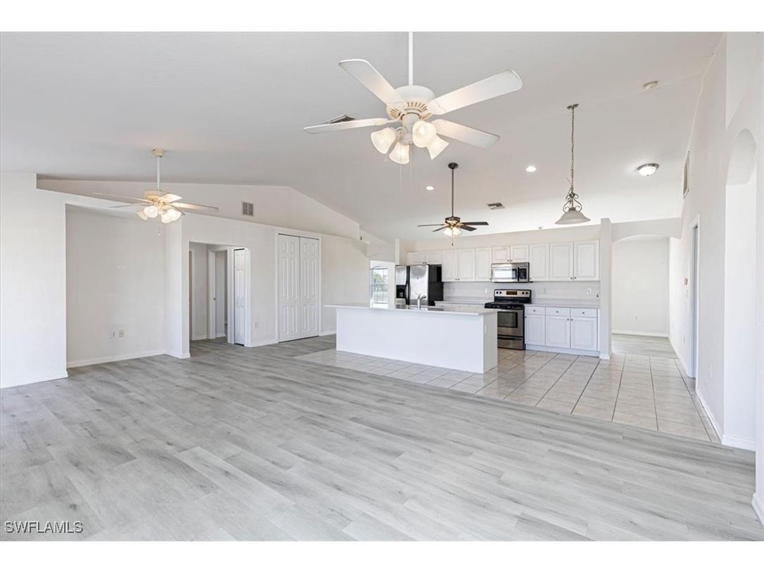 2526 NE 2nd Place Cape Coral FL 33909 225076029 image4