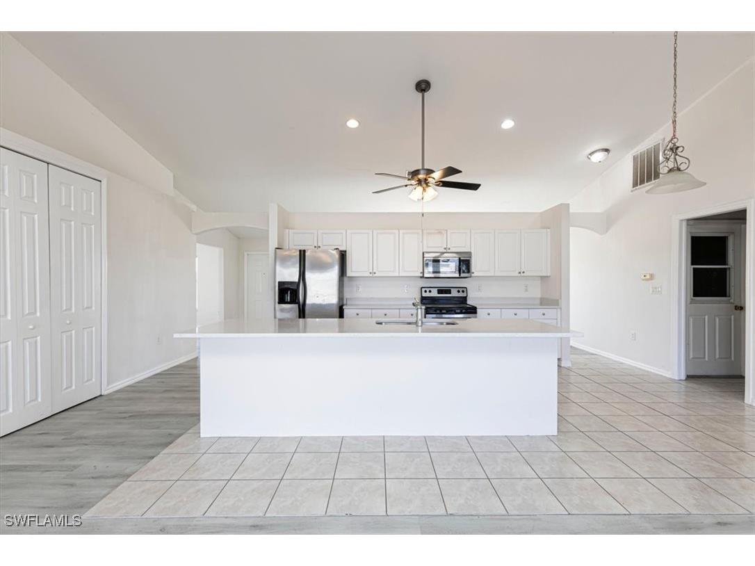 2526 NE 2nd Place Cape Coral FL 33909 225076029 image5