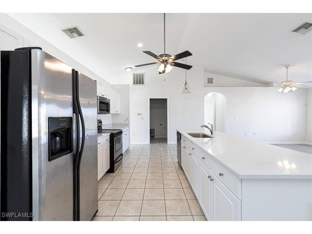 2526 NE 2nd Place Cape Coral FL 33909 225076029 image6