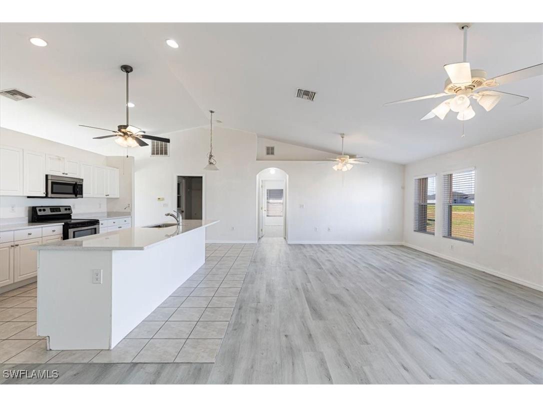 2526 NE 2nd Place Cape Coral FL 33909 225076029 image8