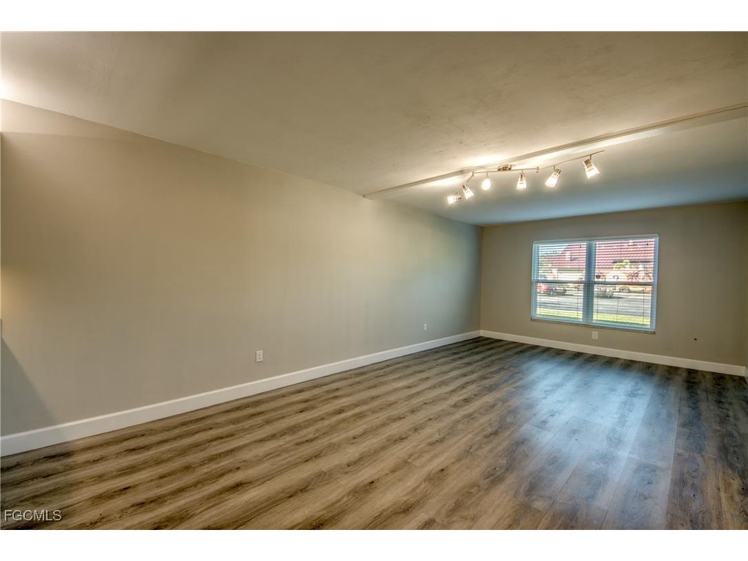 2526 SE 16th Place #108 Cape Coral FL 33904 2025013873 image15