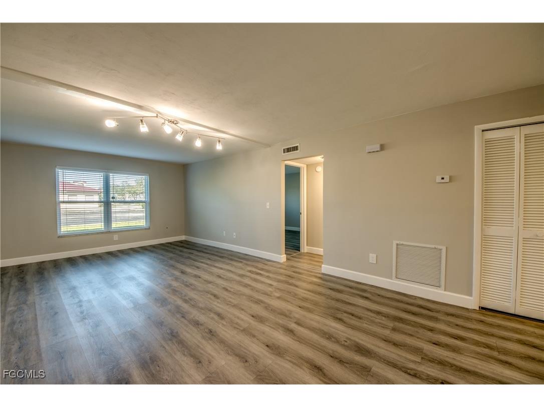 2526 SE 16th Place #108 Cape Coral FL 33904 2025013873 image17