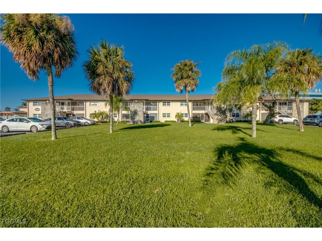 2526 SE 16th Place #108 Cape Coral FL 33904 2025013873 image38