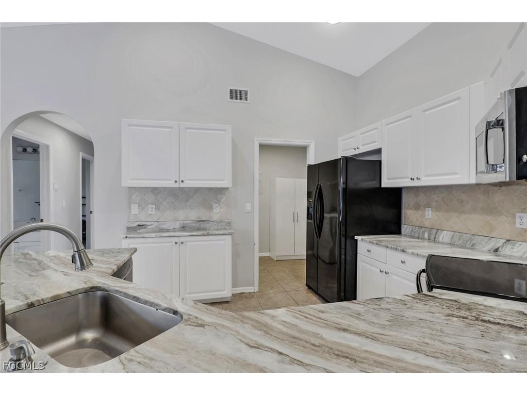 2526 SW 29th Terrace Cape Coral FL 33914 2026009405 image11