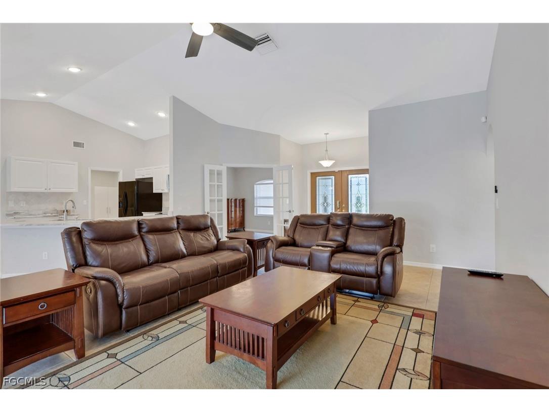 2526 SW 29th Terrace Cape Coral FL 33914 2026009405 image5
