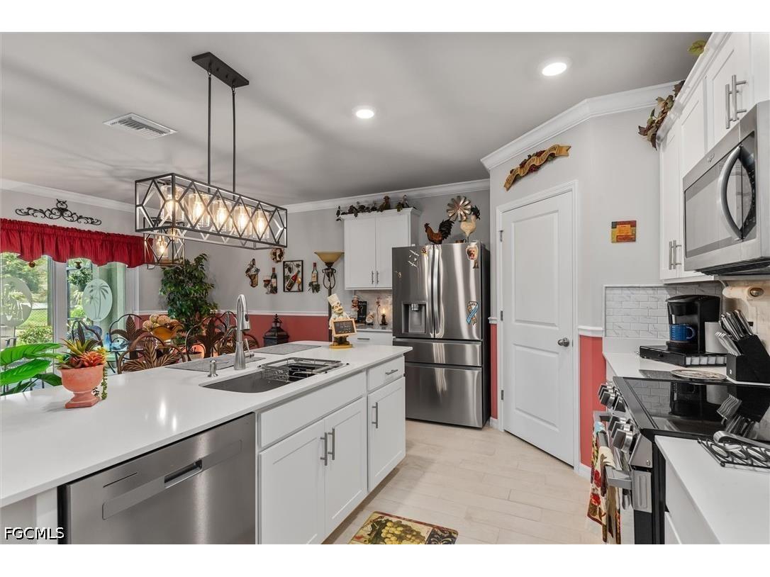 25266 Estrada Circle Punta Gorda FL 33955 2026027899 image11