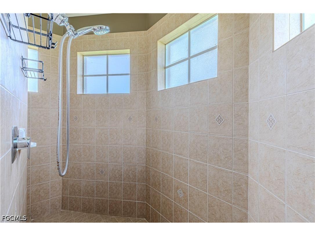 2529 SW 23rd Place Cape Coral FL 33914 2026026184 image22
