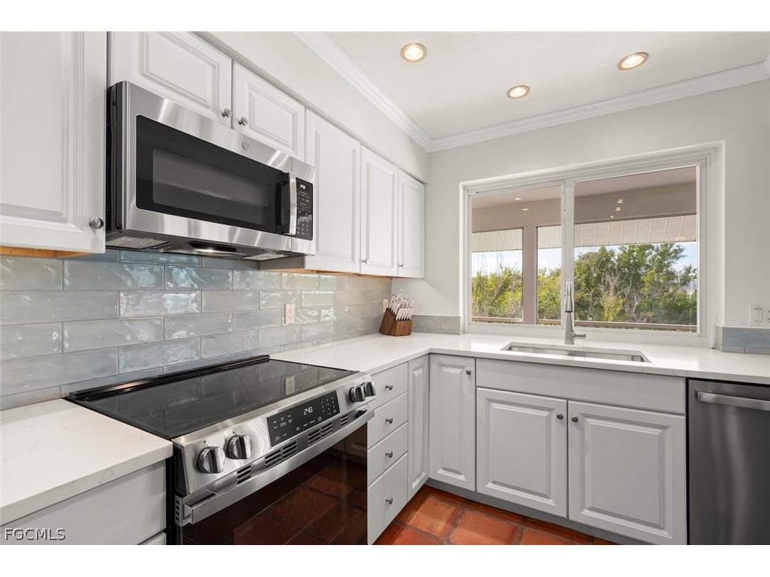 253 Daniel Drive Sanibel FL 33957 2026006930 image12