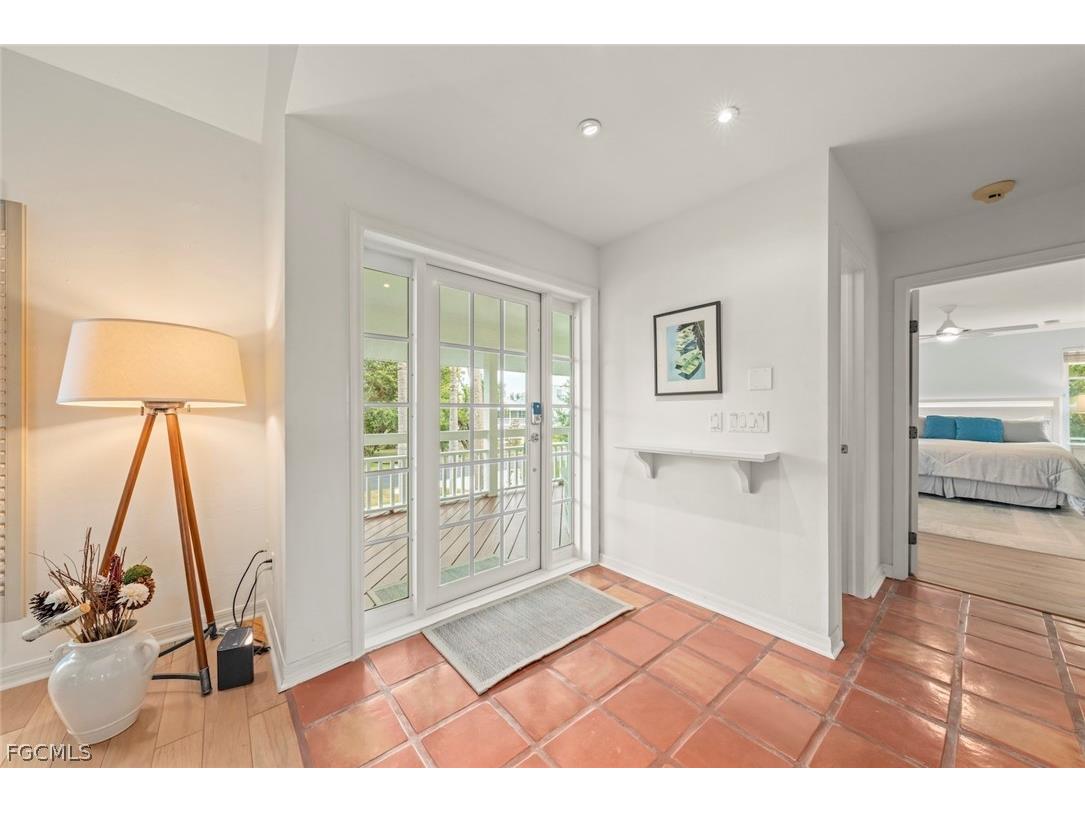 253 Daniel Drive Sanibel FL 33957 2026006930 image4