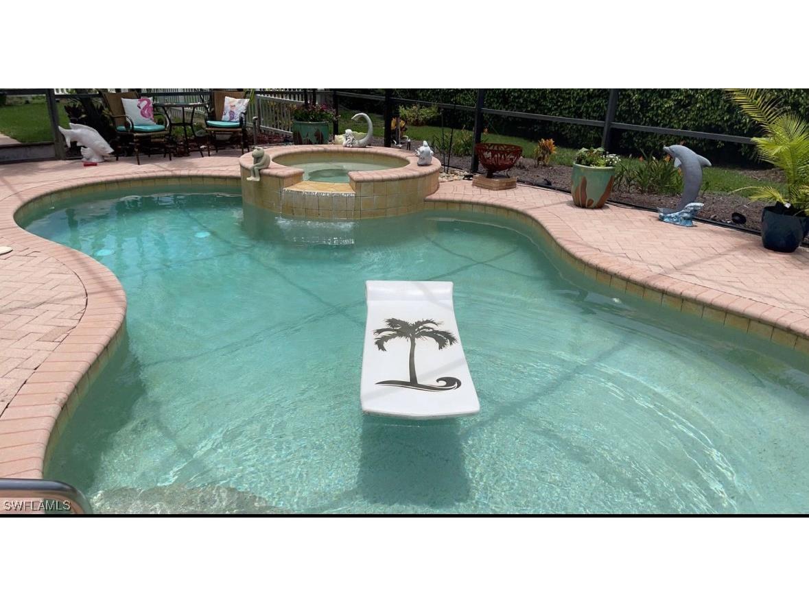 253 Viking Way Naples FL 34110 224084883 image1