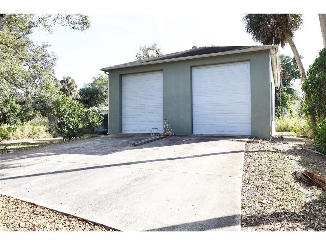 253 W Mariana Avenue North Fort Myers FL 33903 2026004209 image1