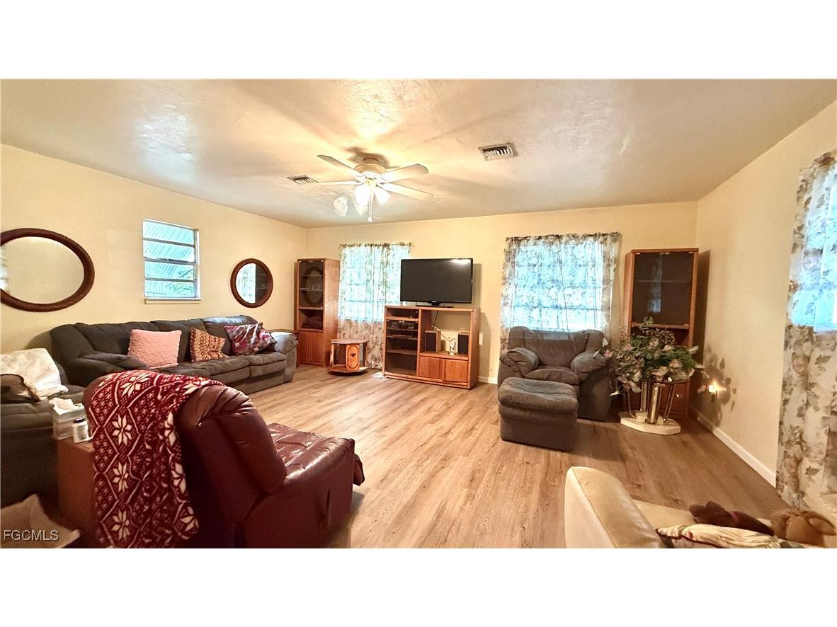 253 W Mariana Avenue North Fort Myers FL 33903 2026004209 image12