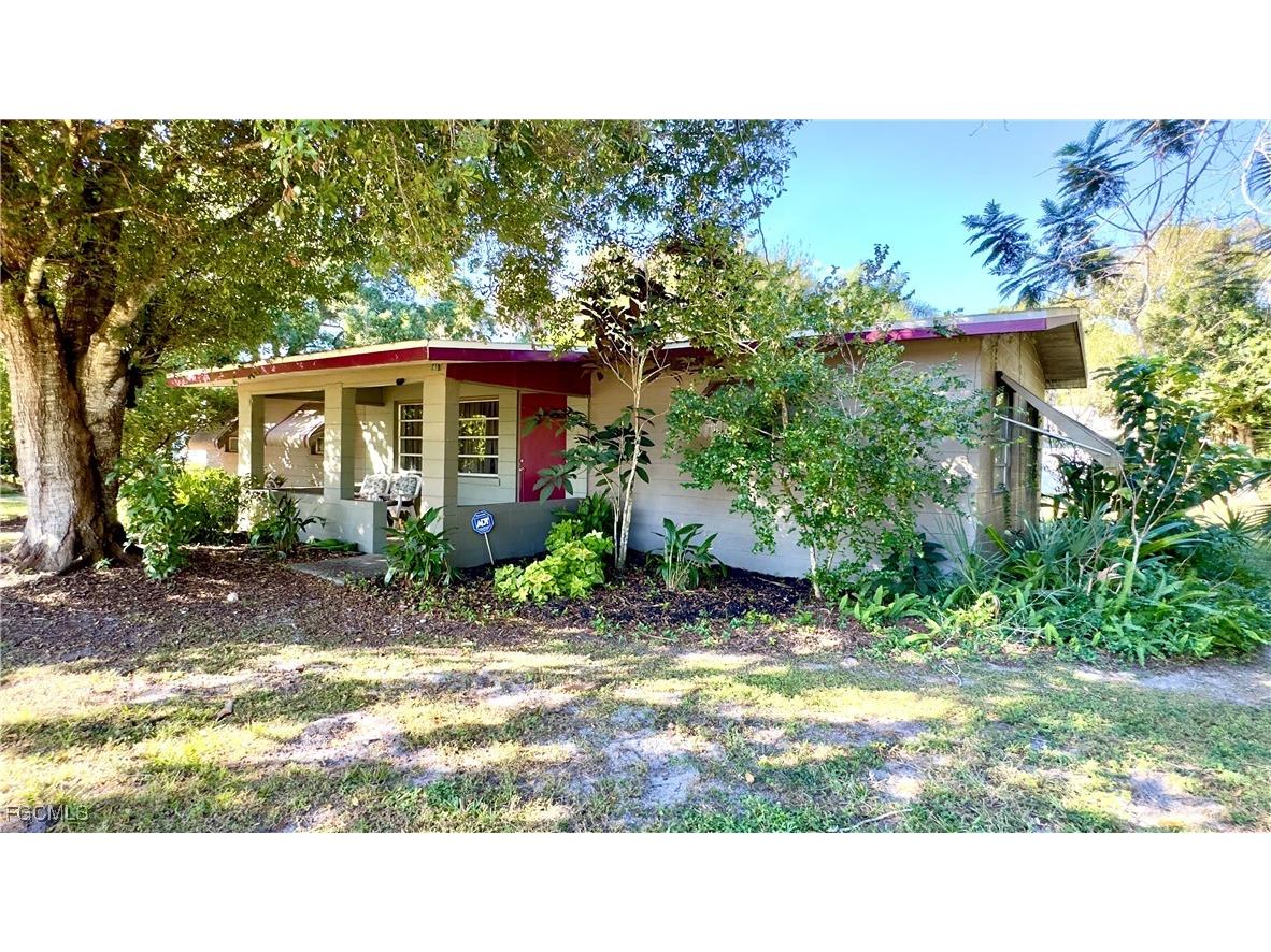 253 W Mariana Avenue North Fort Myers FL 33903 2026004209 image2