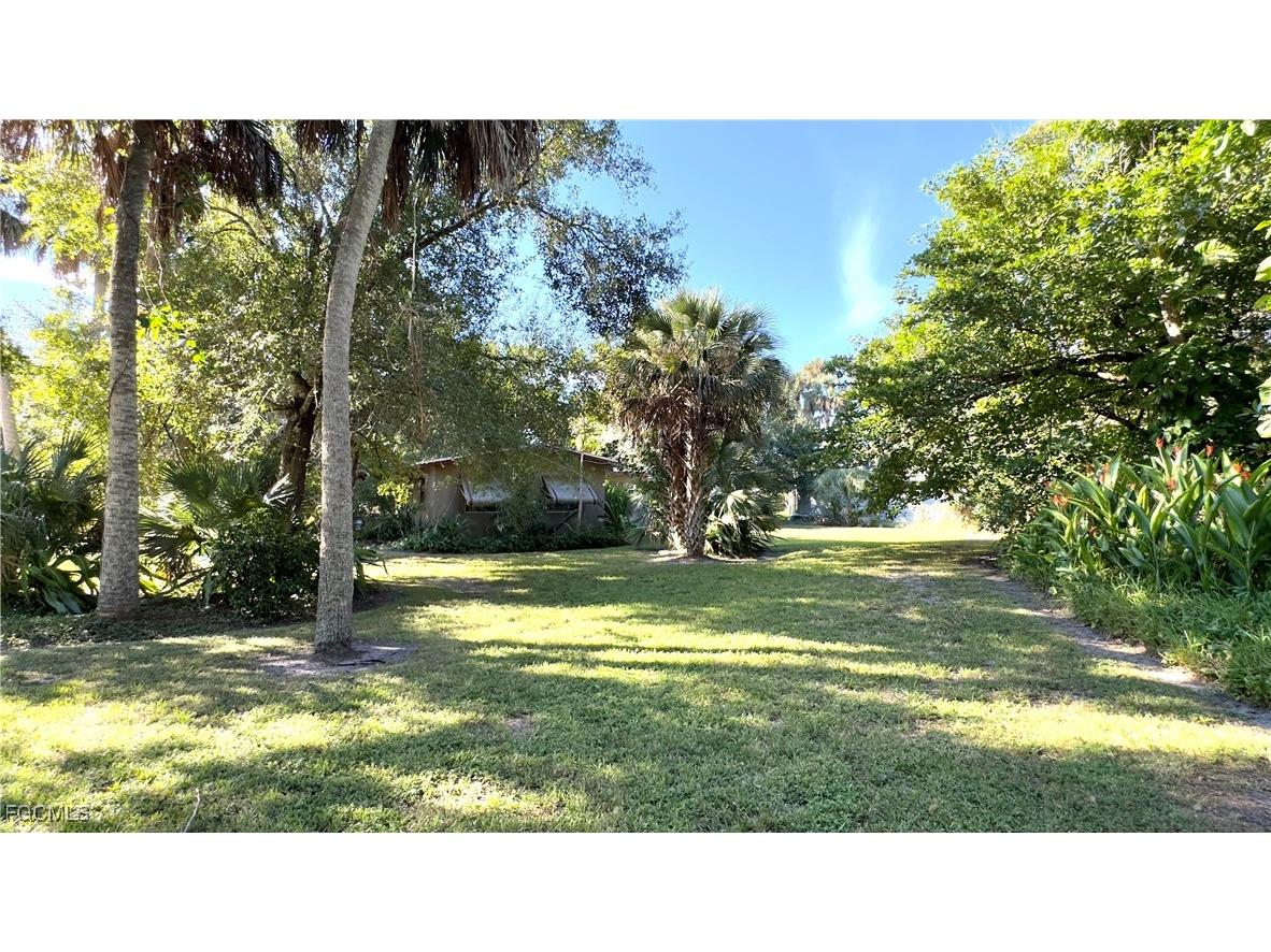 253 W Mariana Avenue North Fort Myers FL 33903 2026004209 image20