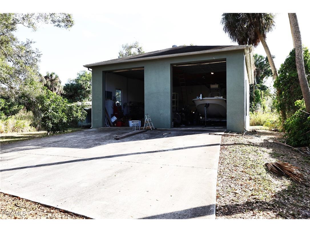 253 W Mariana Avenue North Fort Myers FL 33903 2026004209 image7