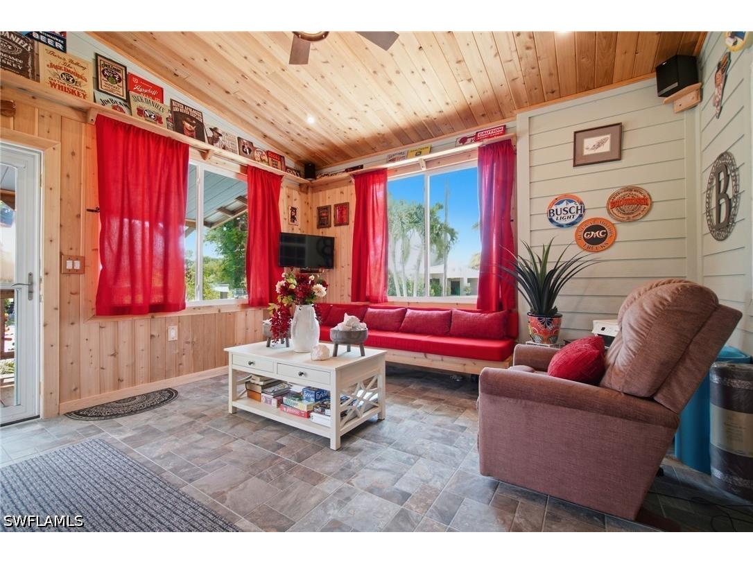 253 Worley Street Chokoloskee FL 34138 226026860 image3
