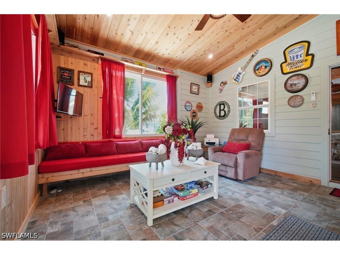 253 Worley Street Chokoloskee FL 34138 226026860 image4