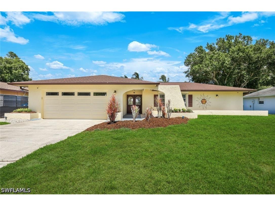 2530 10th Street N Naples FL 34103 226027199 image1