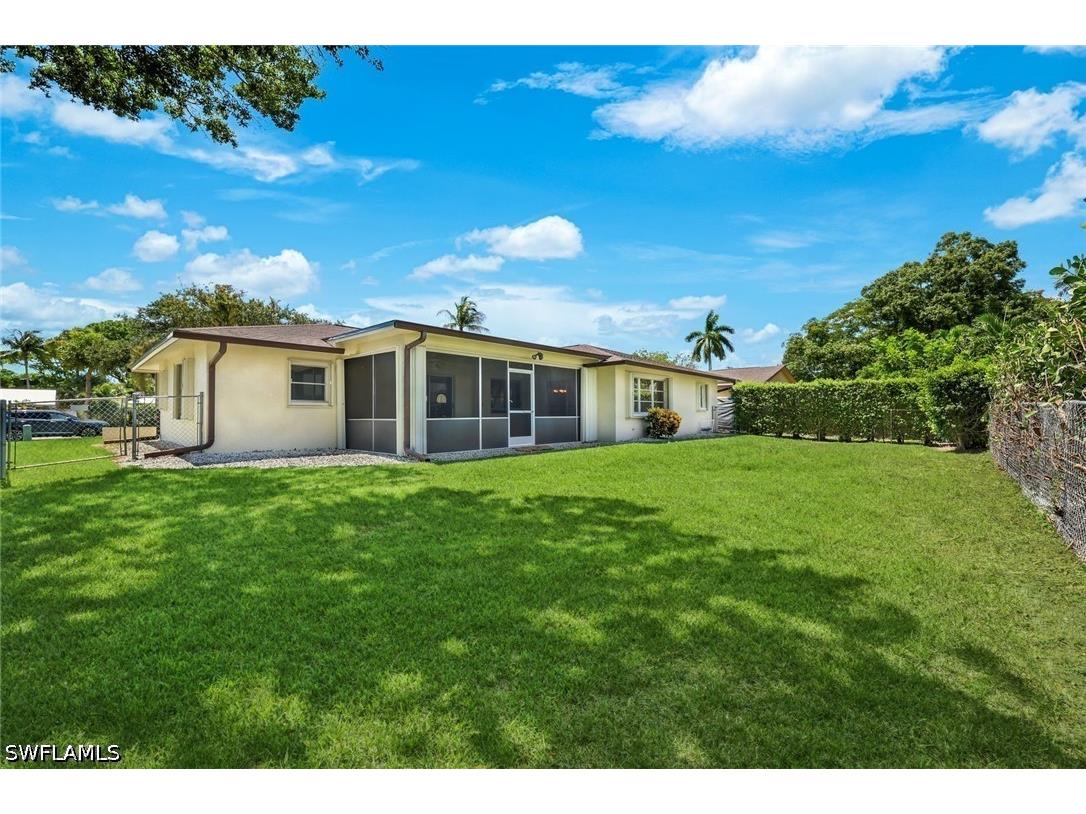 2530 10th Street N Naples FL 34103 226027199 image2