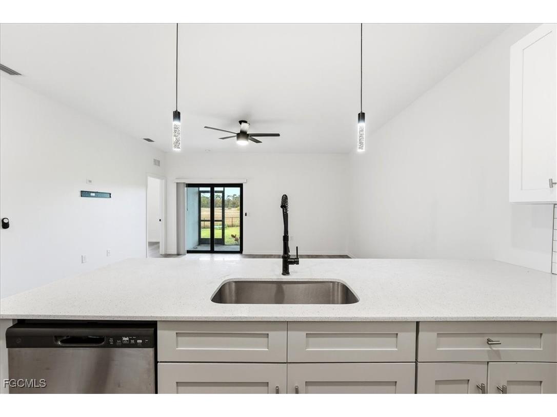 2530/2532 NW 31st Avenue Cape Coral FL 33993 2026002080 image11