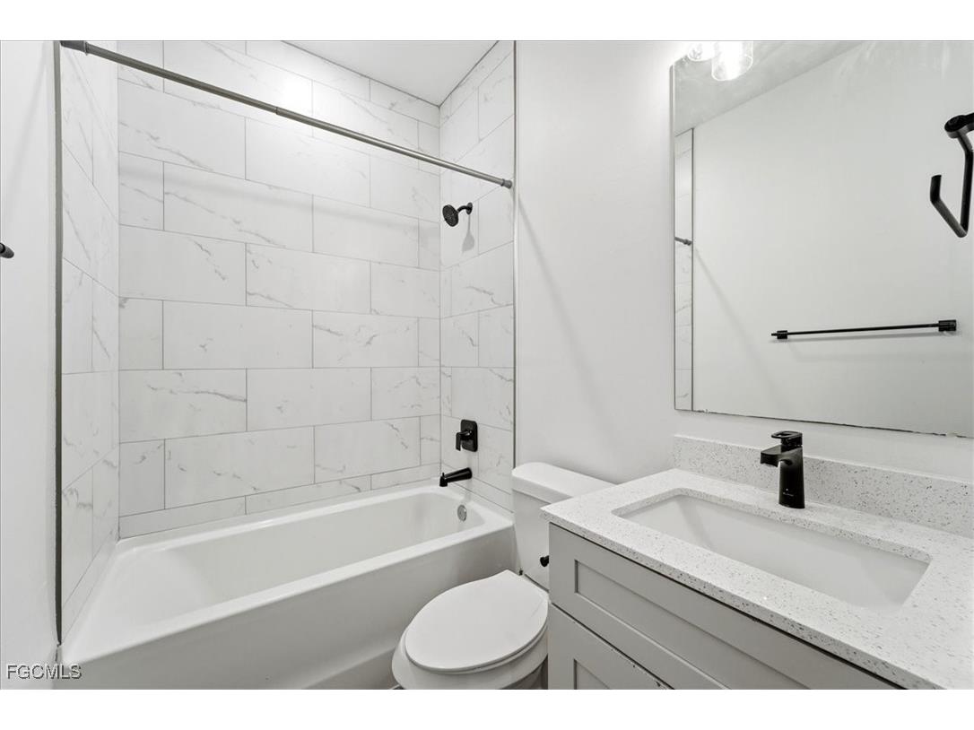 2530/2532 NW 31st Avenue Cape Coral FL 33993 2026002080 image23