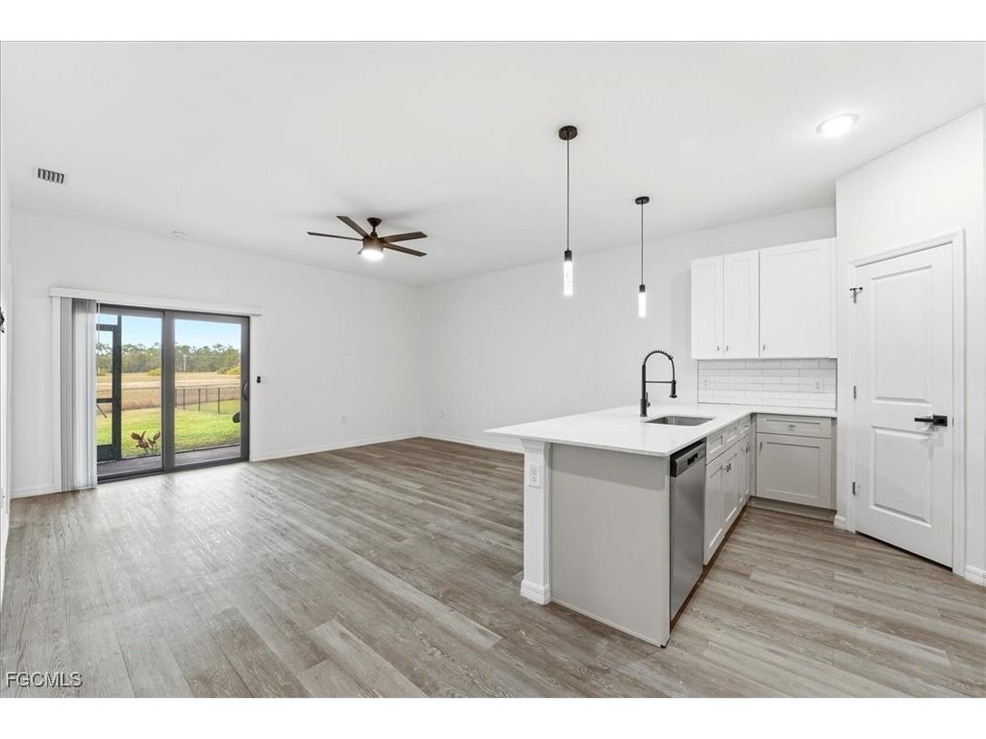 2530/2532 NW 31st Avenue Cape Coral FL 33993 2026002080 image5