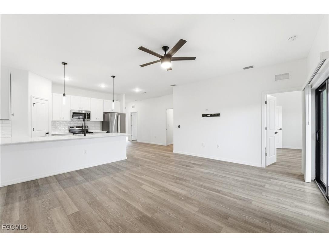 2530/2532 NW 31st Avenue Cape Coral FL 33993 2026002080 image7