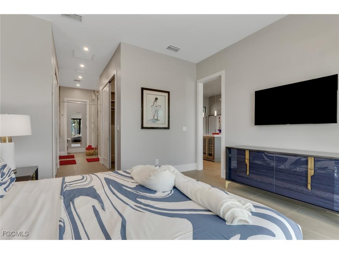 2530 NW 14th Terrace Cape Coral FL 33993 2025015542 image18