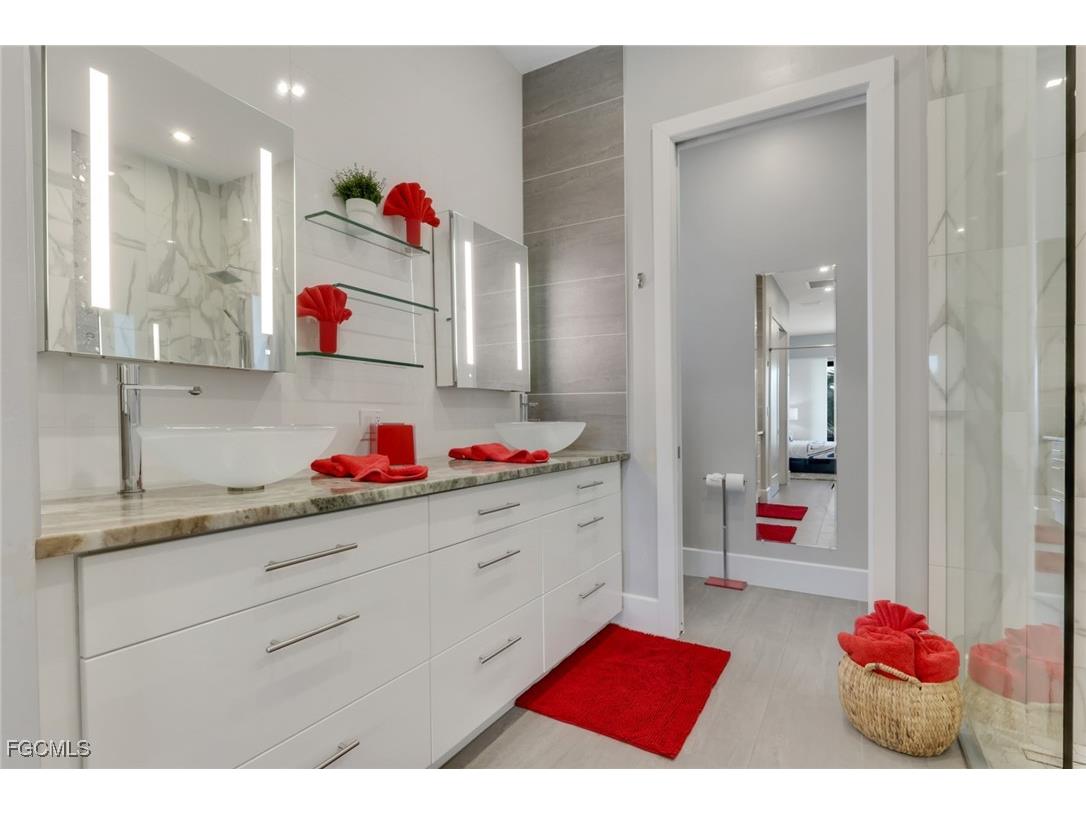 2530 NW 14th Terrace Cape Coral FL 33993 2025015542 image20