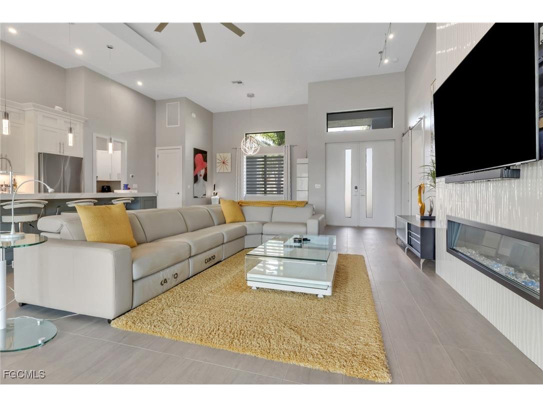 2530 NW 14th Terrace Cape Coral FL 33993 2025015542 image6