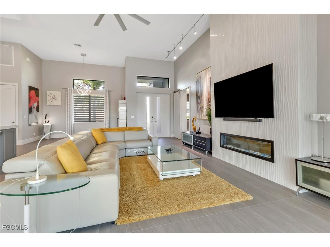 2530 NW 14th Terrace Cape Coral FL 33993 2025015542 image7