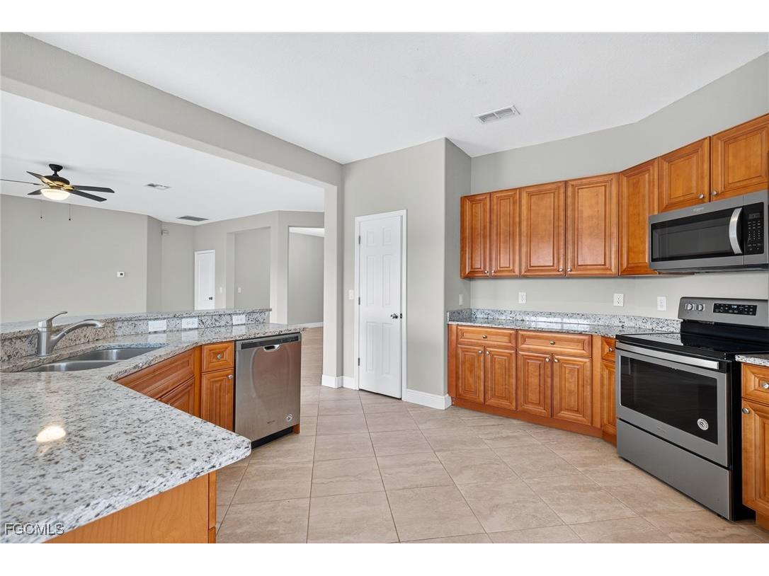 2531 NE 6th Avenue Cape Coral FL 33909 2025017458 image11